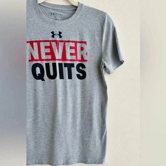 Under Armour Loose Fit "Never Quits" Grey Graphic T-Shirt, Size Youth Large - Picture 4 of 15